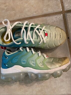 Nike VaporMax 
Women’s Size 6